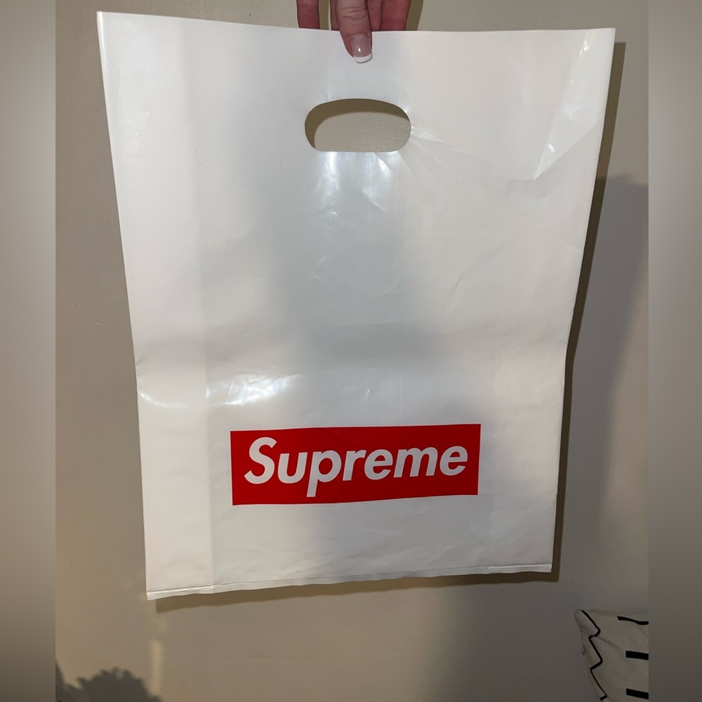 SUPREME medium plastic bags